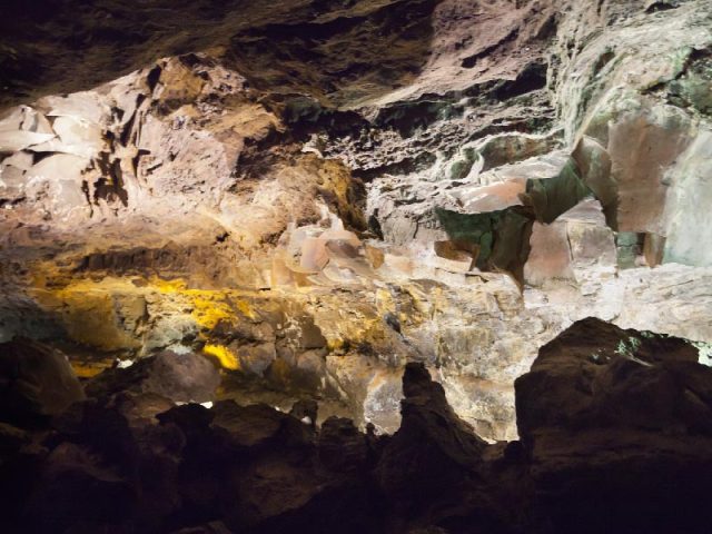 CUEVA DE LOS VERDES