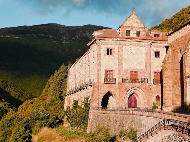 MONASTERIO DE VALVANERA
