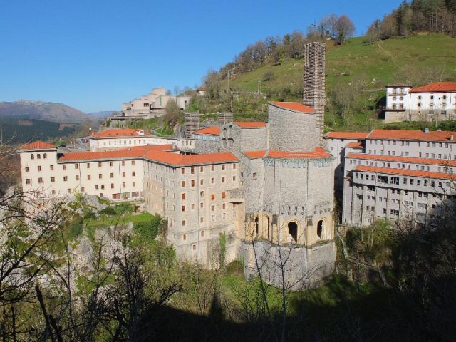 SANTUARIO DE ARANTZAZU