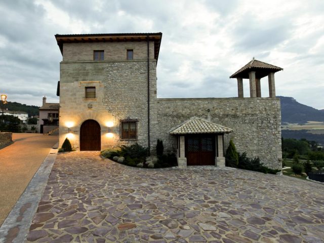 Palacios Dos Olivos***