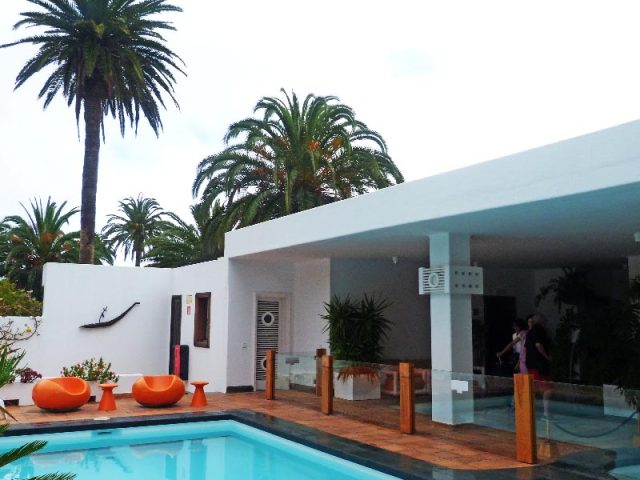 CASA CÉSAR MANRIQUE