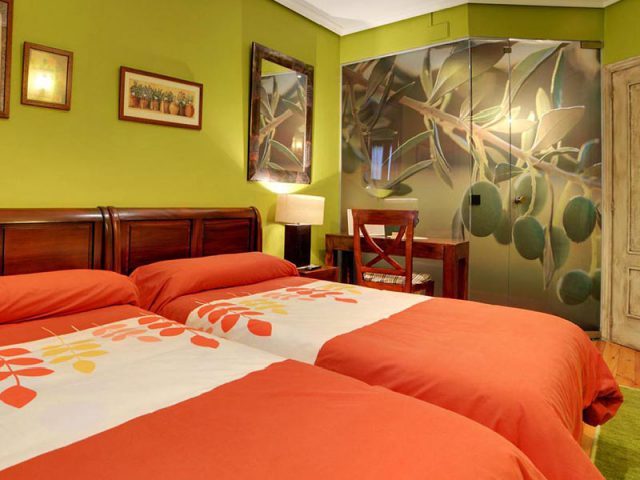 Logis Hostal Rural Txapi Txuri