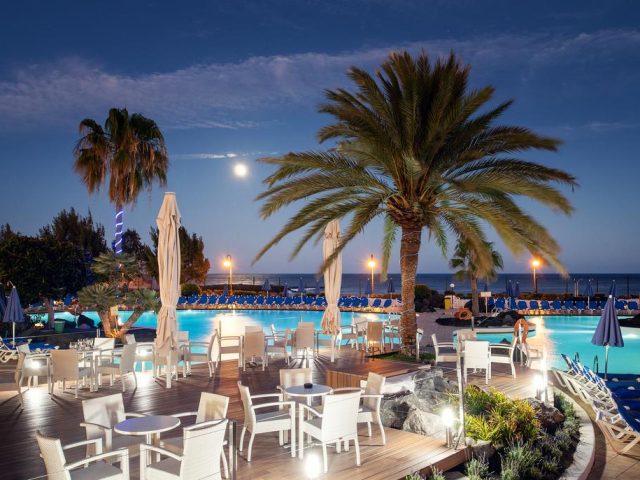 Grand Teguise Playa****