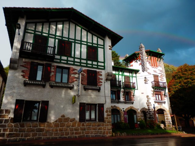 Hostal Ayestaran II**